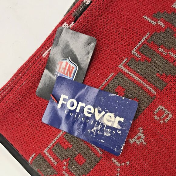NWT Tampa Bay Buccaneers NFL Team Unisex Red Pewter Logo Knit Scarf Collectible - Picture 8 of 10